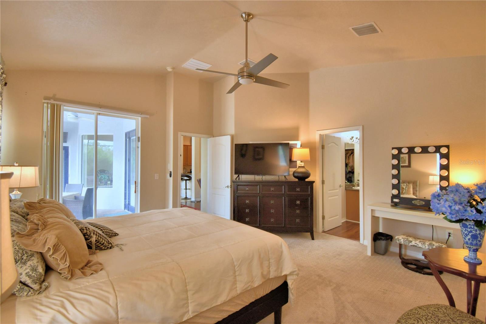 CROSSROADS/LK REGION - Residential