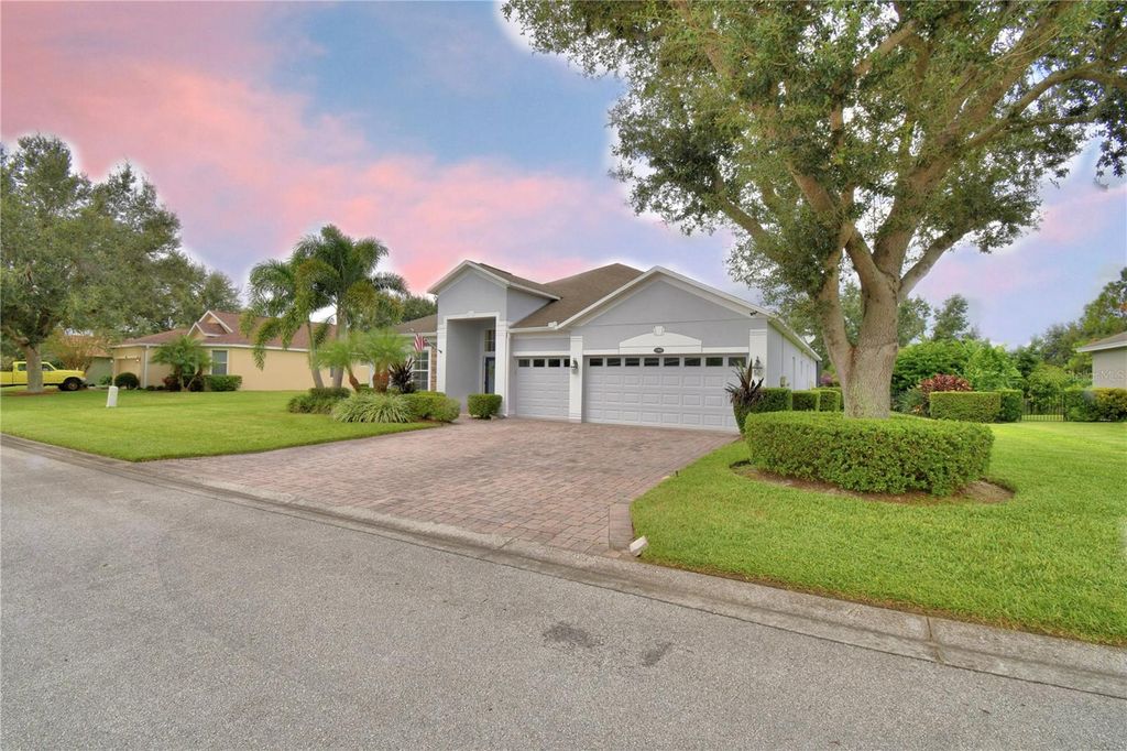 Photo of 1988 Crossroads Boulevard, Winter Haven, FL 33881 (MLS # L4956715)