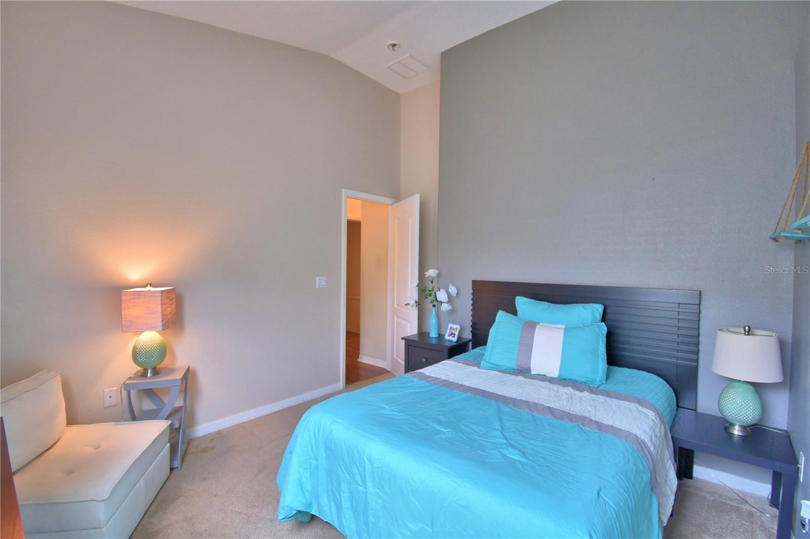 CROSSROADS/LK REGION - Residential