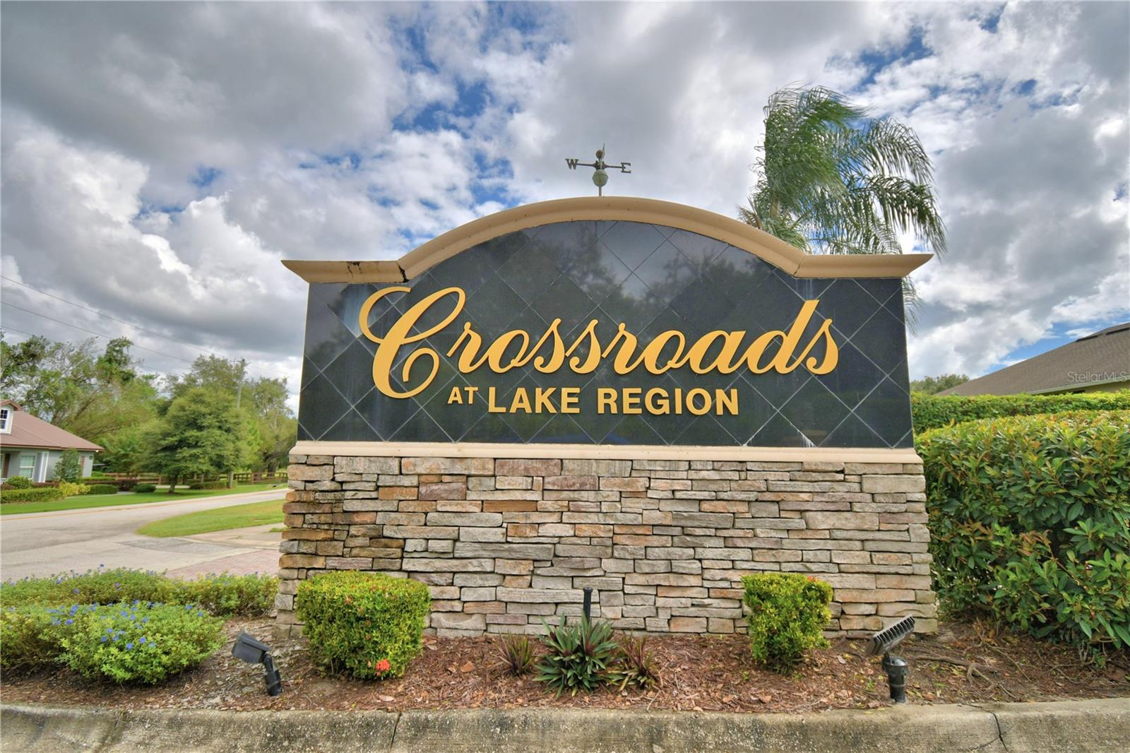 CROSSROADS/LK REGION - Residential