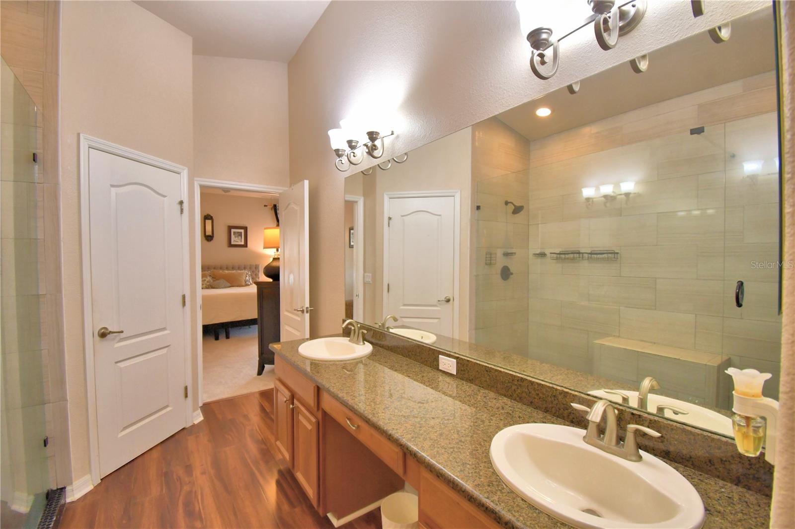 CROSSROADS/LK REGION - Residential