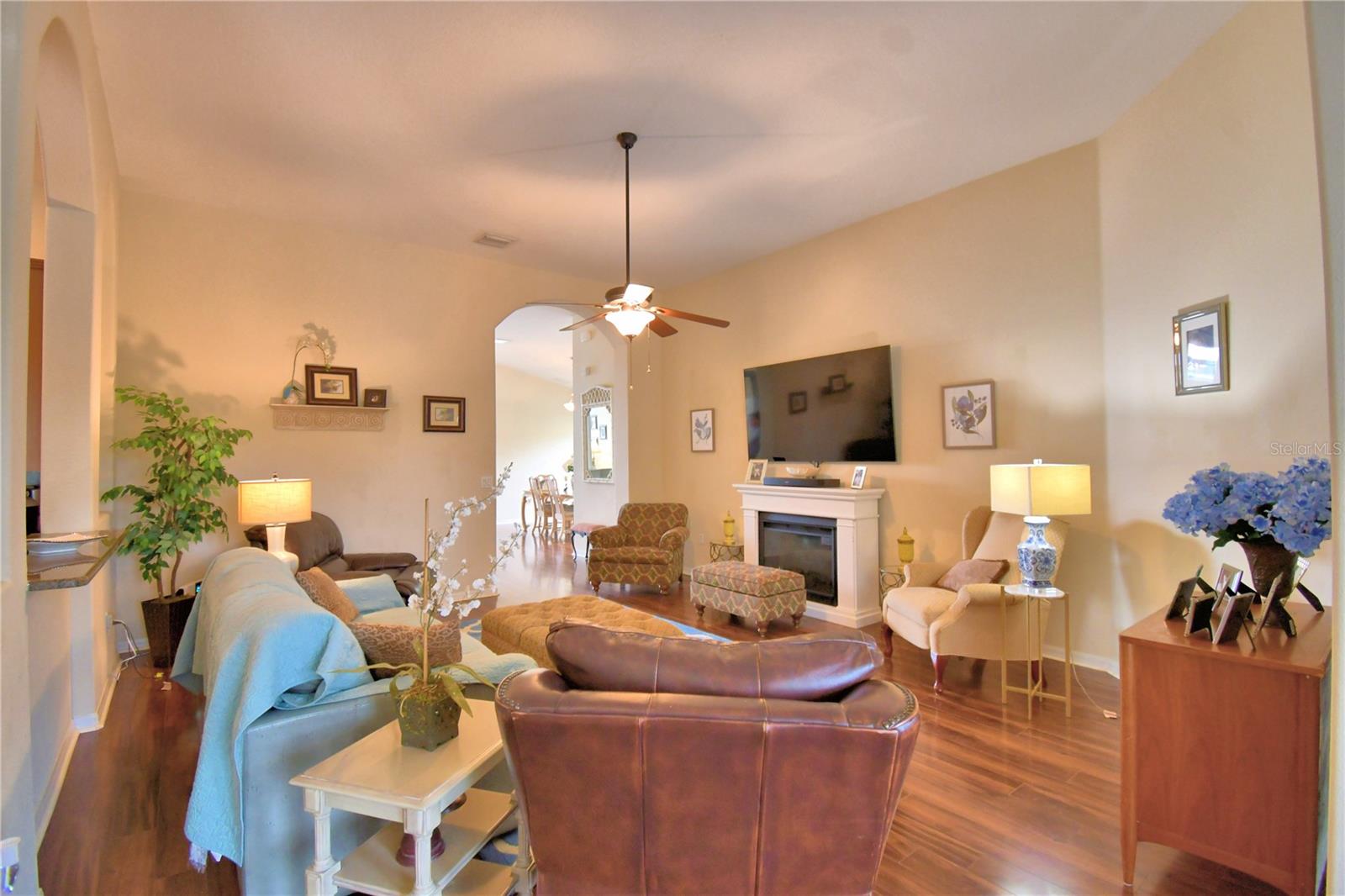 CROSSROADS/LK REGION - Residential