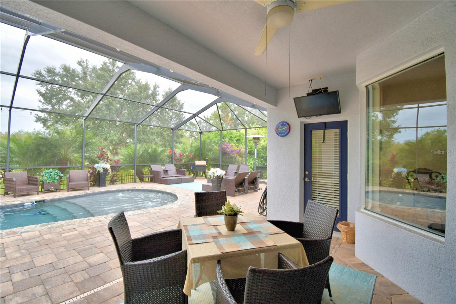 CROSSROADS/LK REGION - Residential