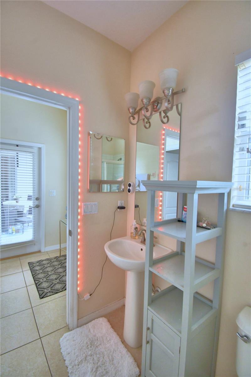 CROSSROADS/LK REGION - Residential