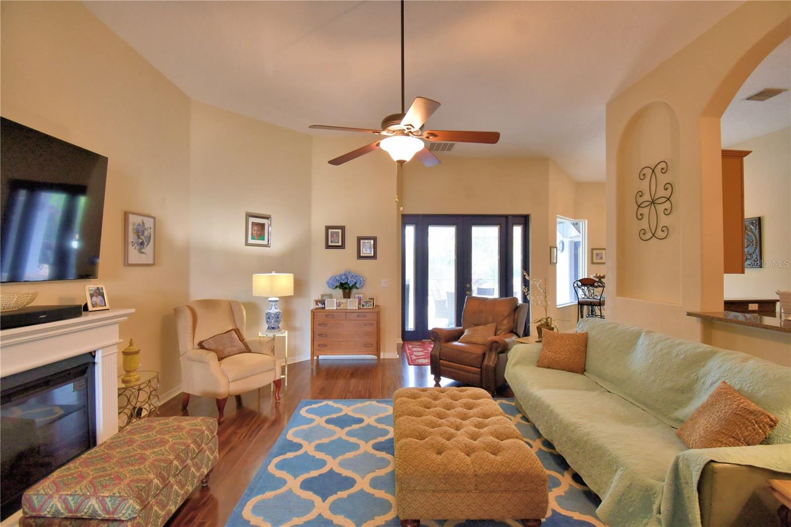 CROSSROADS/LK REGION - Residential