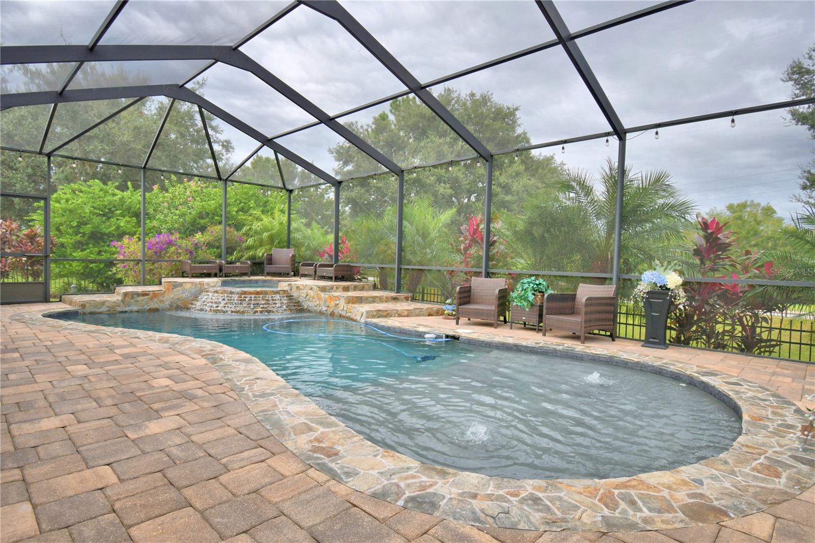 CROSSROADS/LK REGION - Residential