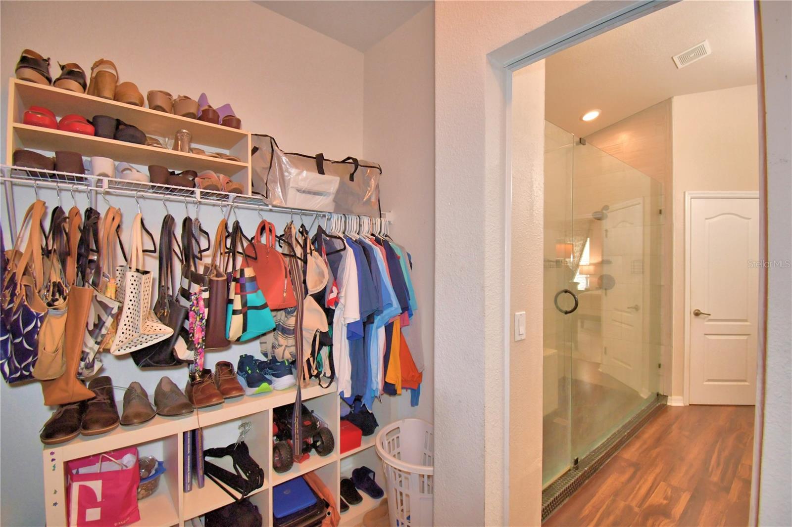 CROSSROADS/LK REGION - Residential