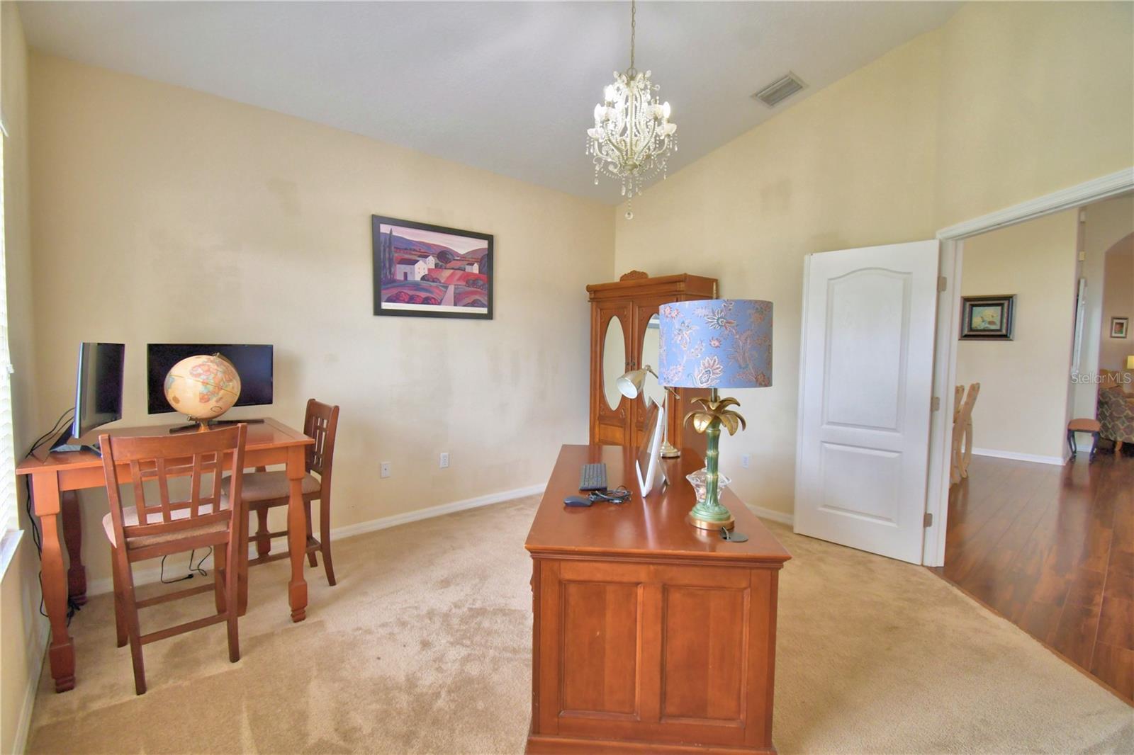 CROSSROADS/LK REGION - Residential