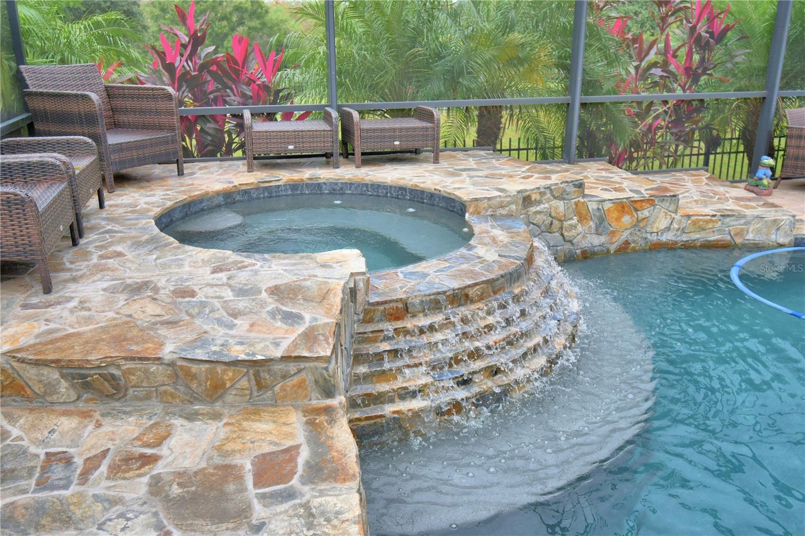 CROSSROADS/LK REGION - Residential