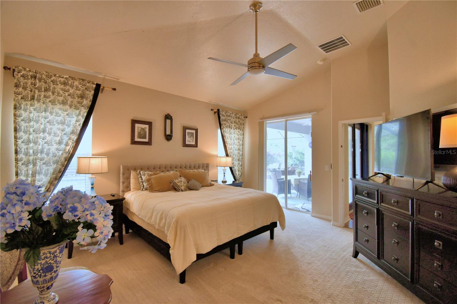 CROSSROADS/LK REGION - Residential