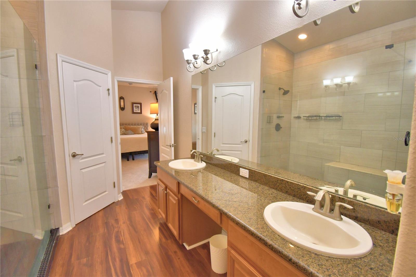 CROSSROADS/LK REGION - Residential