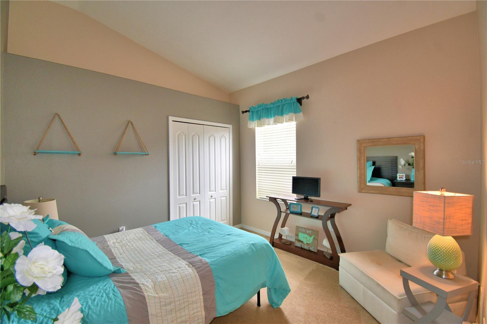 CROSSROADS/LK REGION - Residential