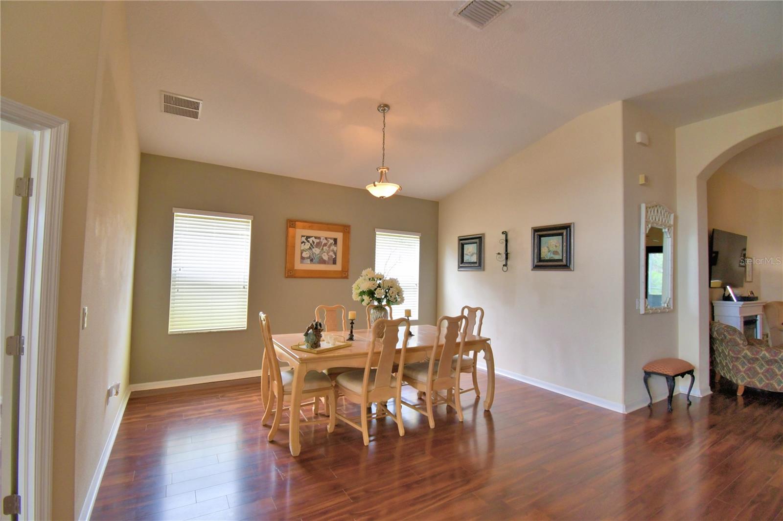 CROSSROADS/LK REGION - Residential