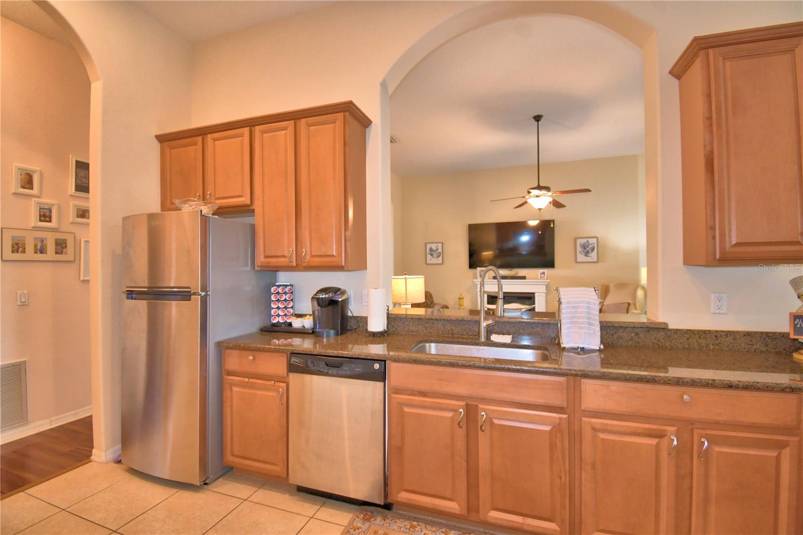 CROSSROADS/LK REGION - Residential