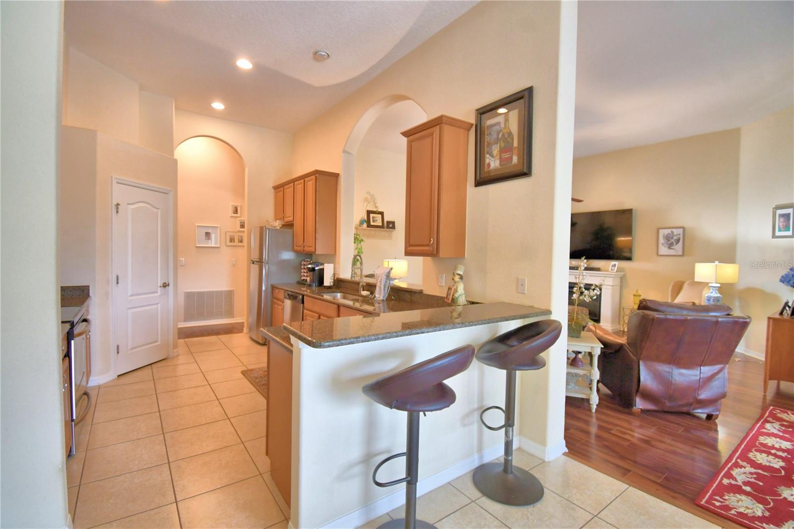 CROSSROADS/LK REGION - Residential