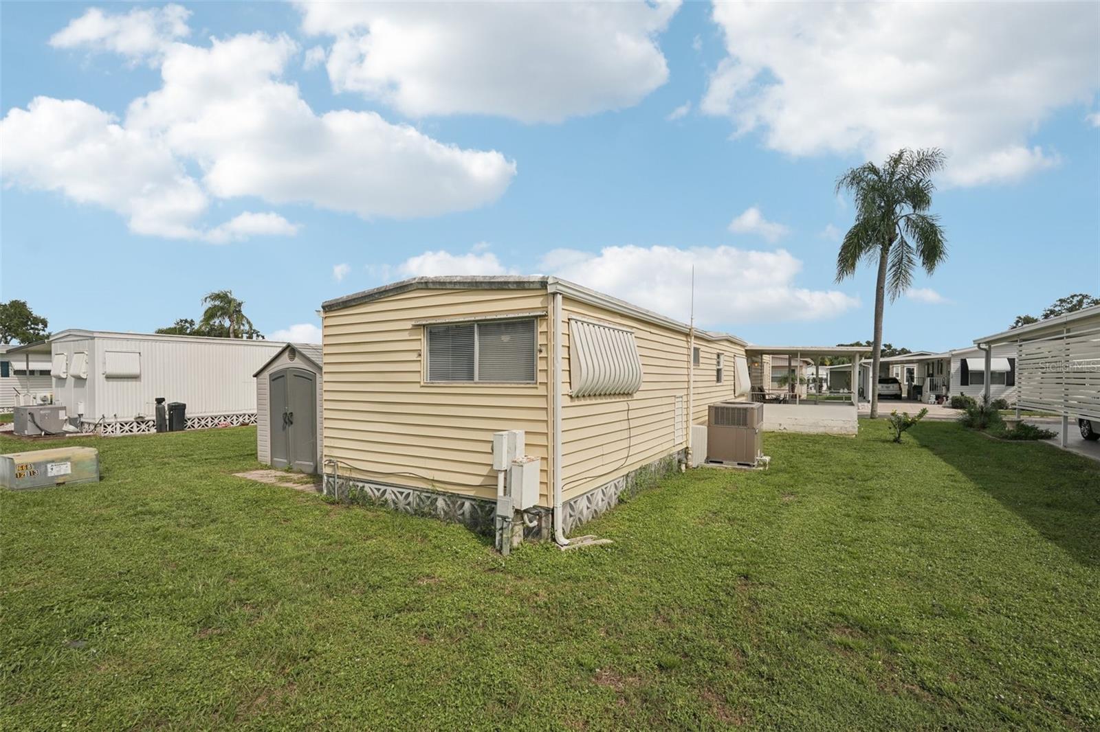 OAKWOOD MANOR - Residential