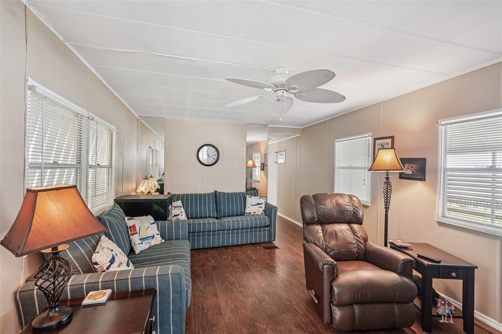 OAKWOOD MANOR - Residential