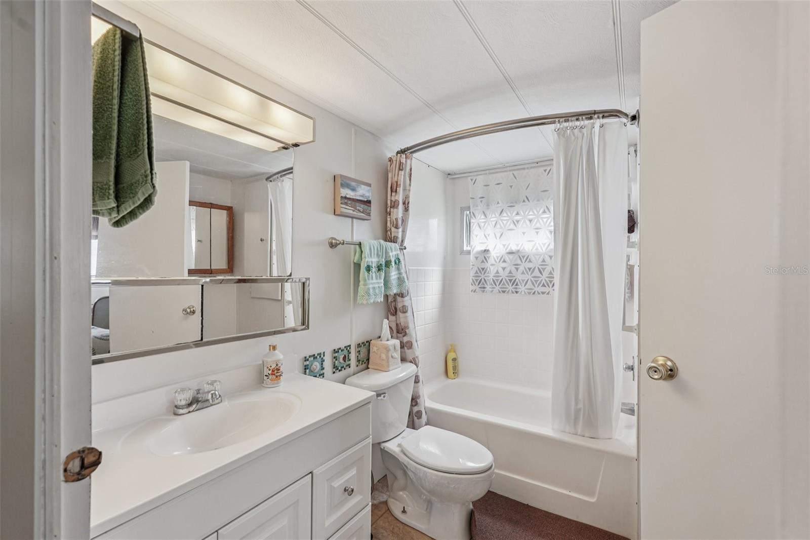 OAKWOOD MANOR - Residential