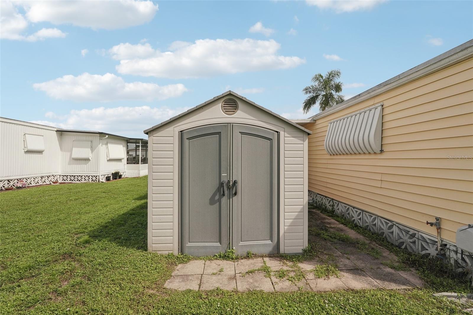 OAKWOOD MANOR - Residential