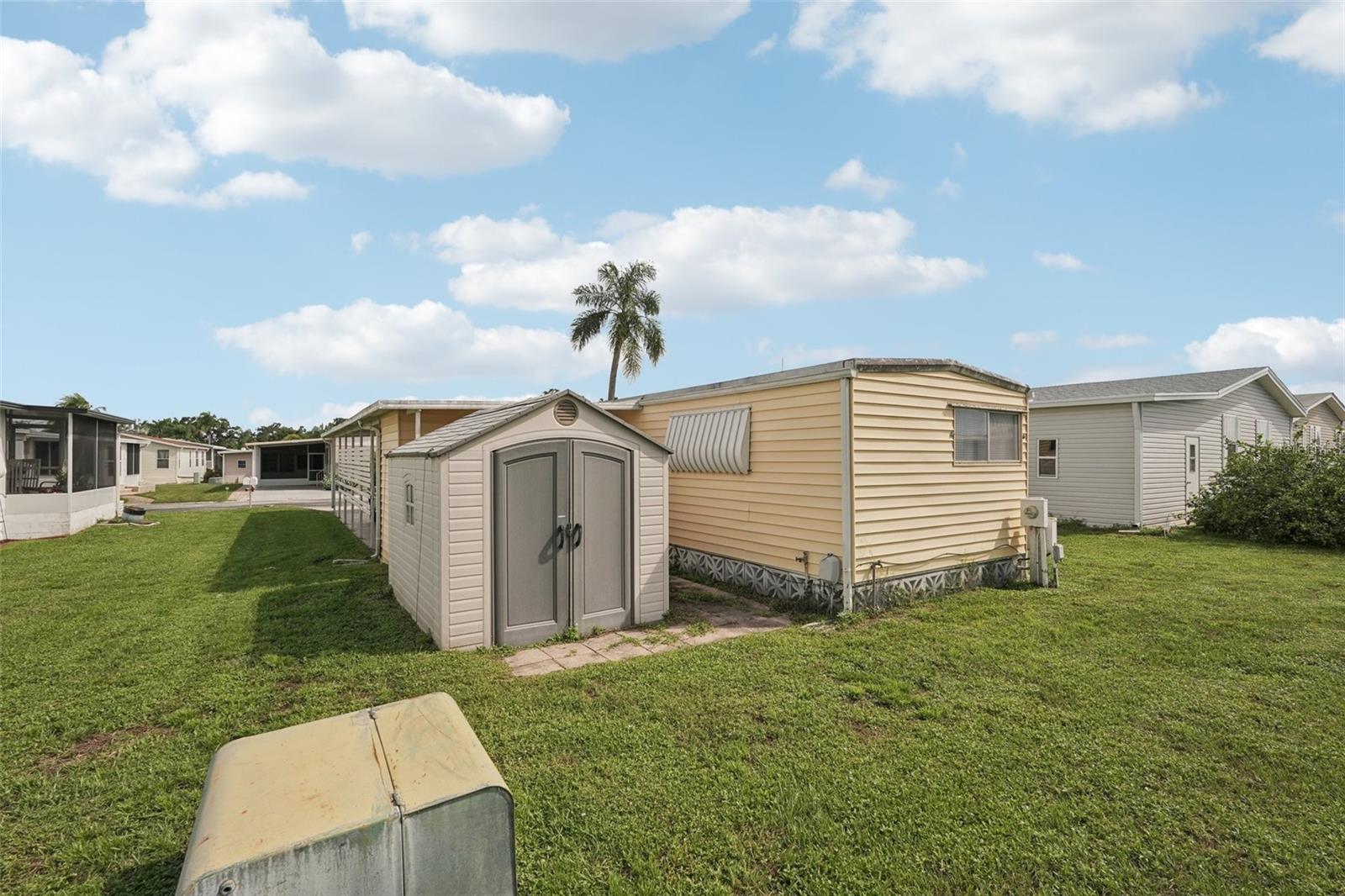 OAKWOOD MANOR - Residential