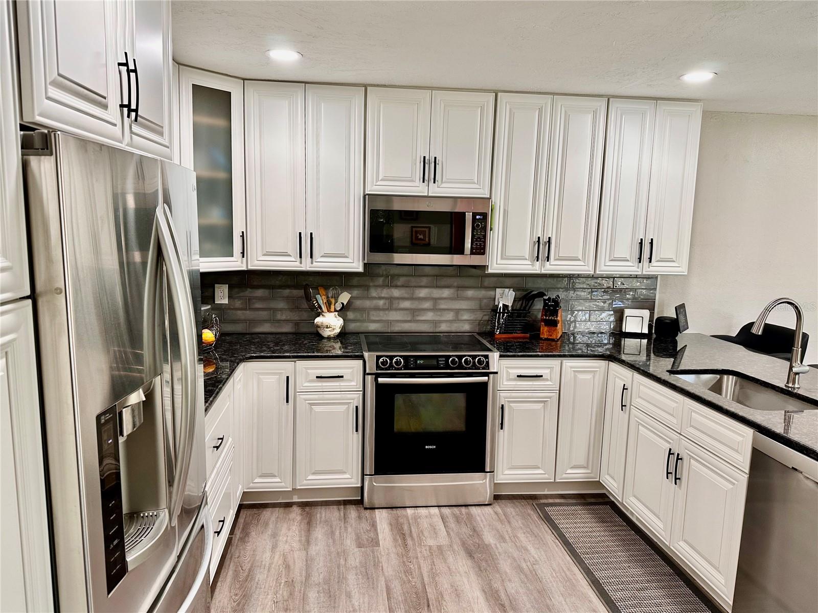 559 QUINTANA PLACE NE