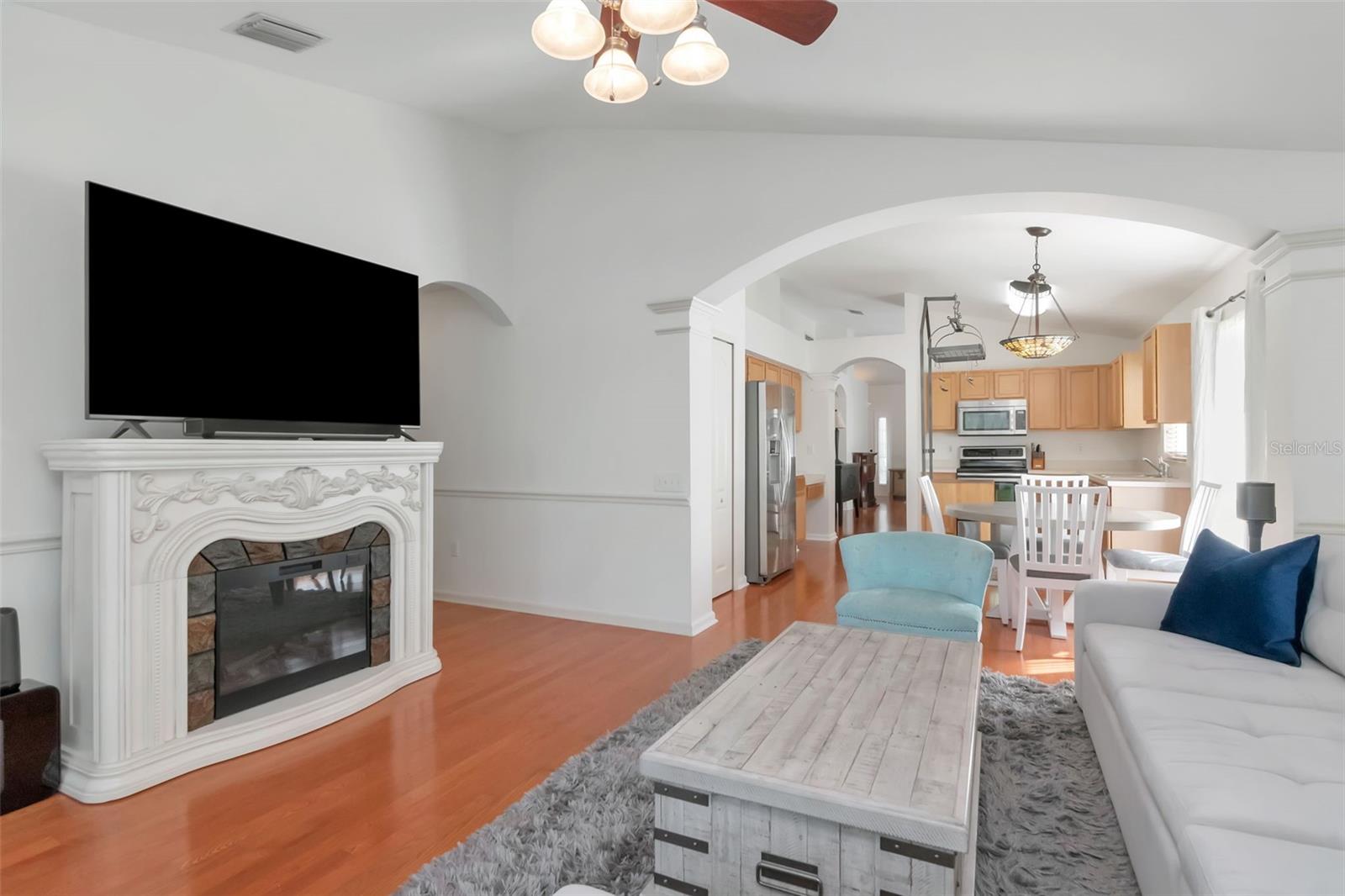 LEXINGTON OAKS VILLAGE 14 - Residential