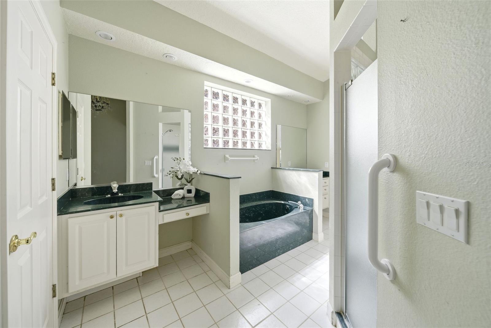 STRATTON HILL - Residential