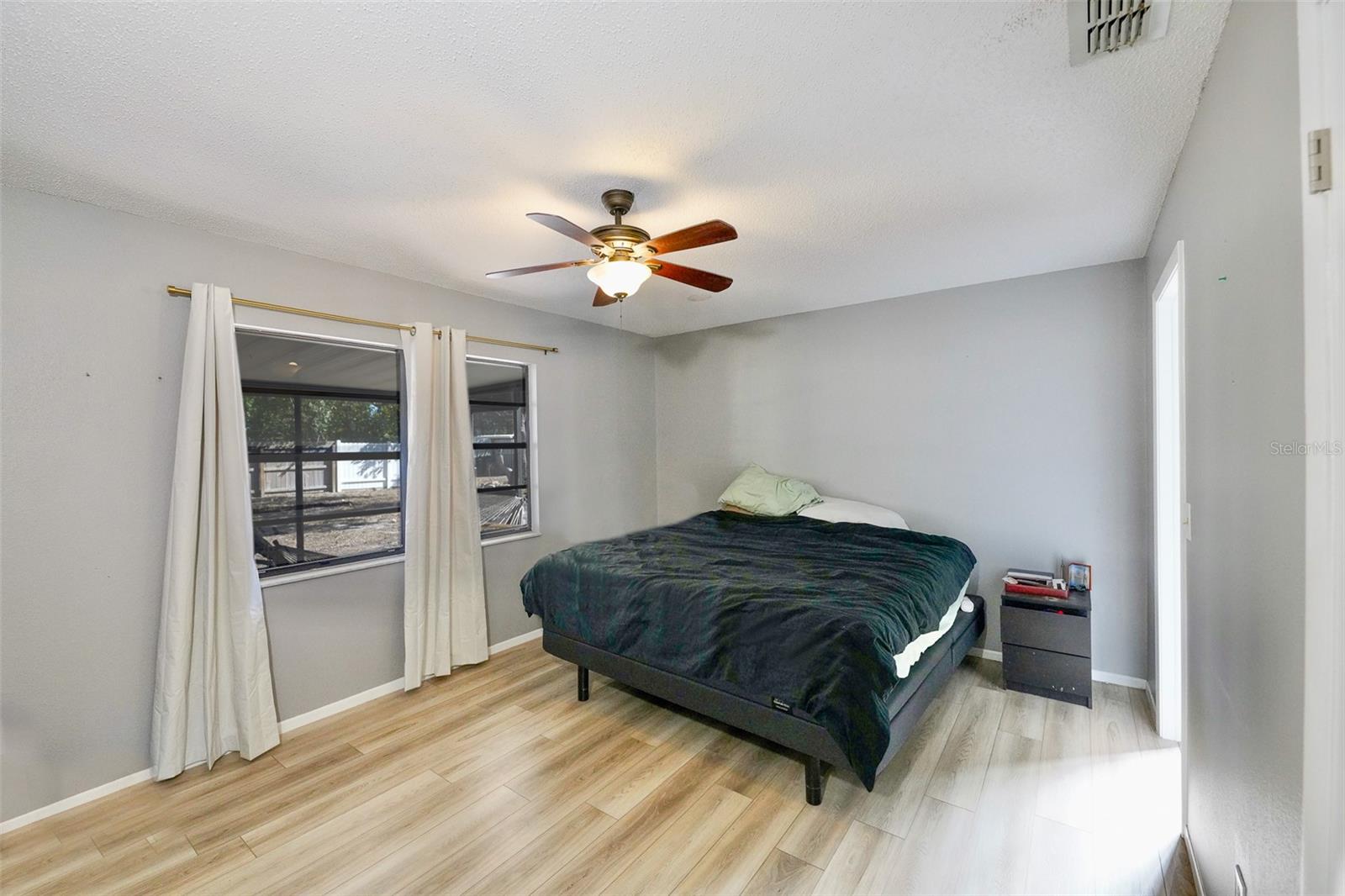 FOREST OAKS - Residential