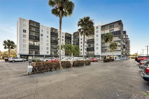 Photo of 2901 26th Street W #606, Bradenton, FL 34205 (MLS # A4678843)