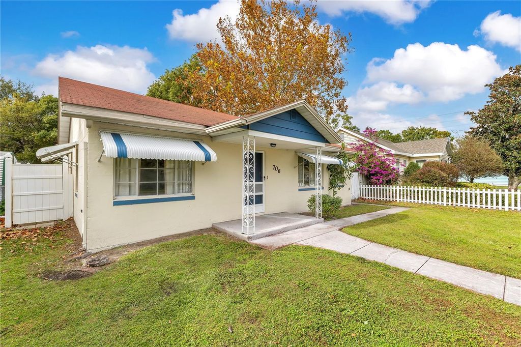 Photo of 706 Massachusetts Avenue, Saint Cloud, FL 34769 (MLS # S5140433)