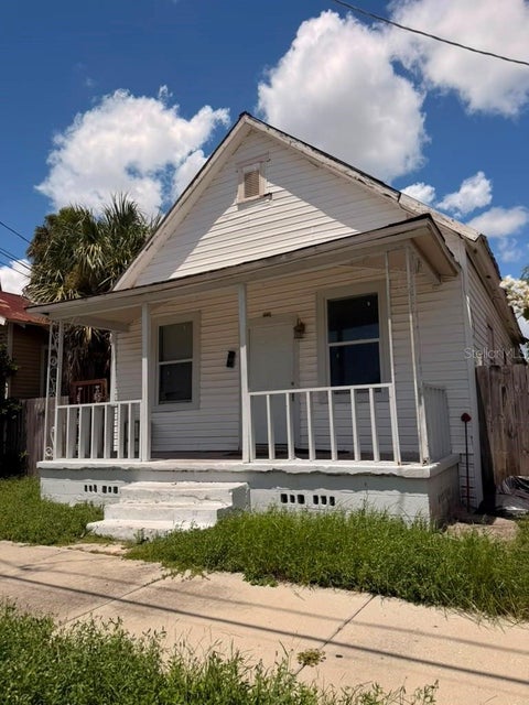 Photo of 2323 W Chestnut Street, Tampa, FL 33607 (MLS # TB8552764)