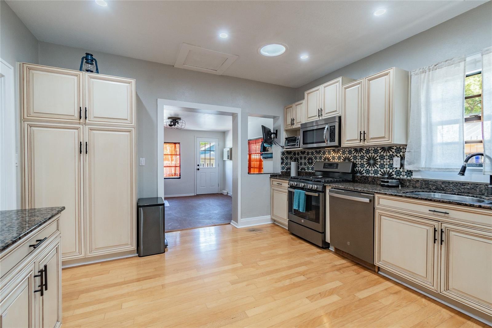 SEMINOLE HEIGHTS NORTH - Residential Lease