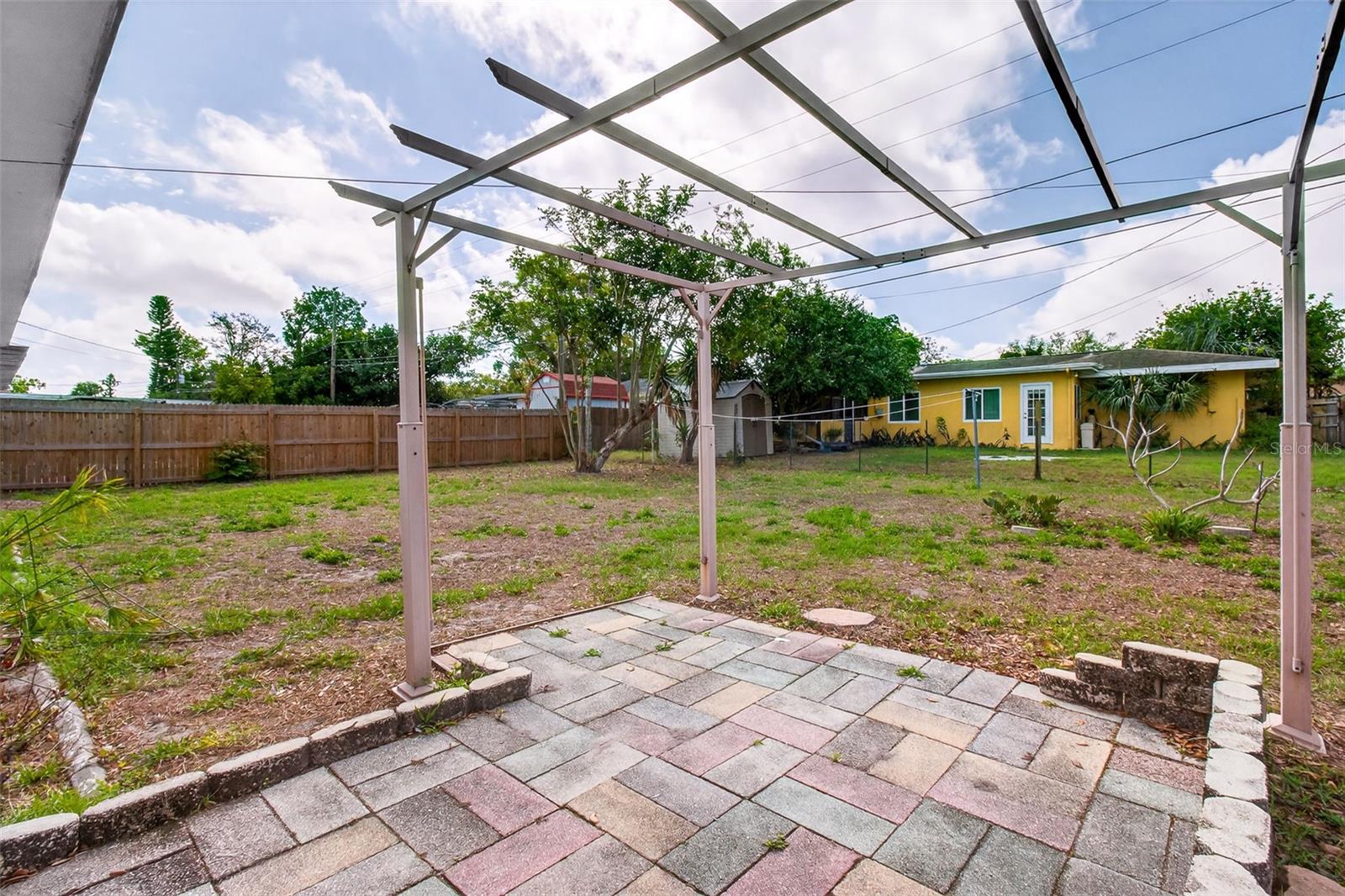 GATES KNOLL - Residential