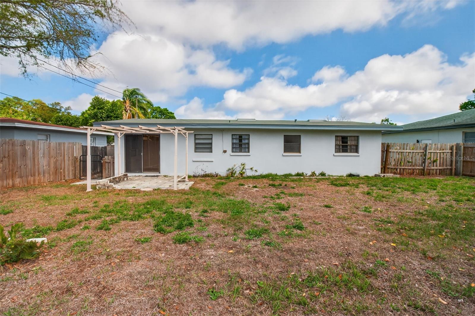 GATES KNOLL - Residential