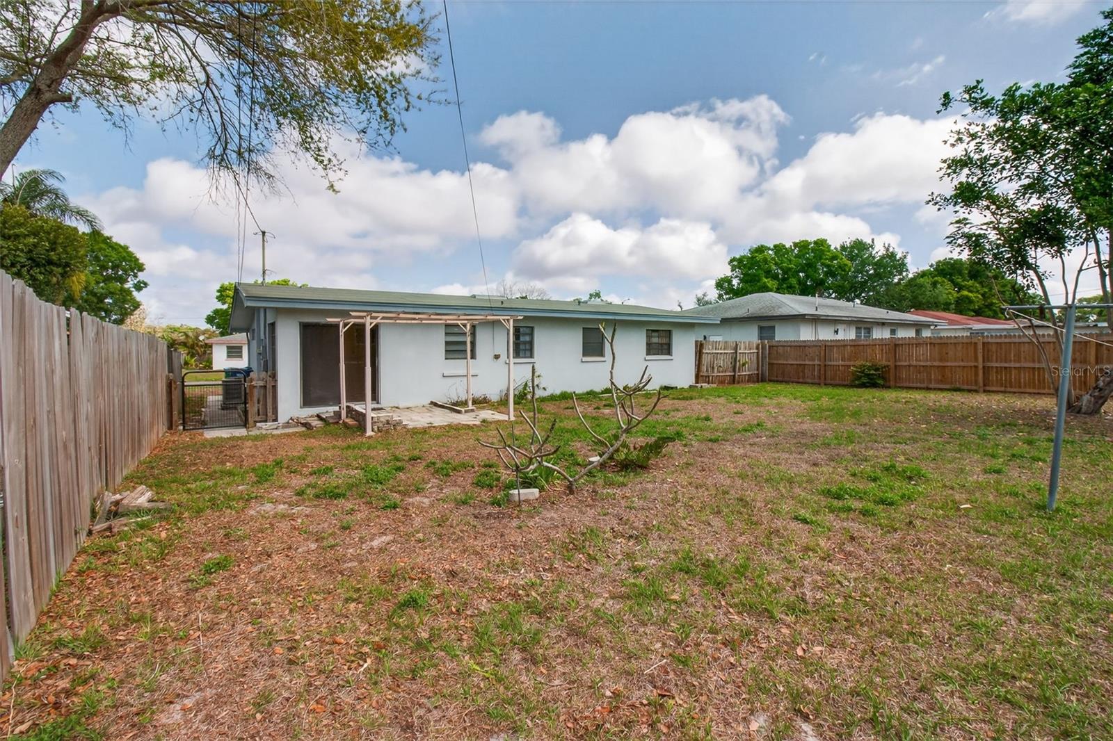 GATES KNOLL - Residential