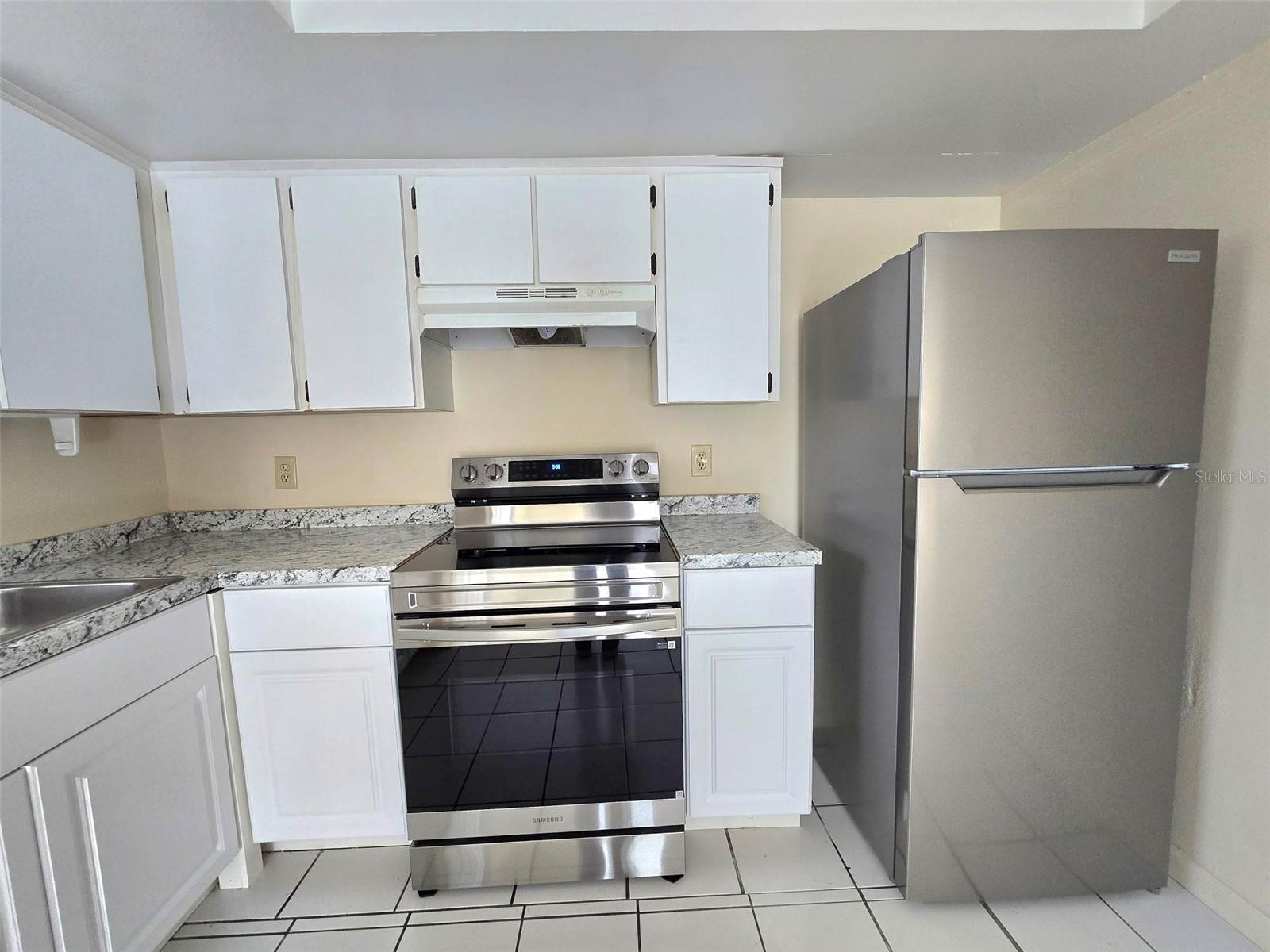 ASHFORD GREEN CONDO - Residential Lease