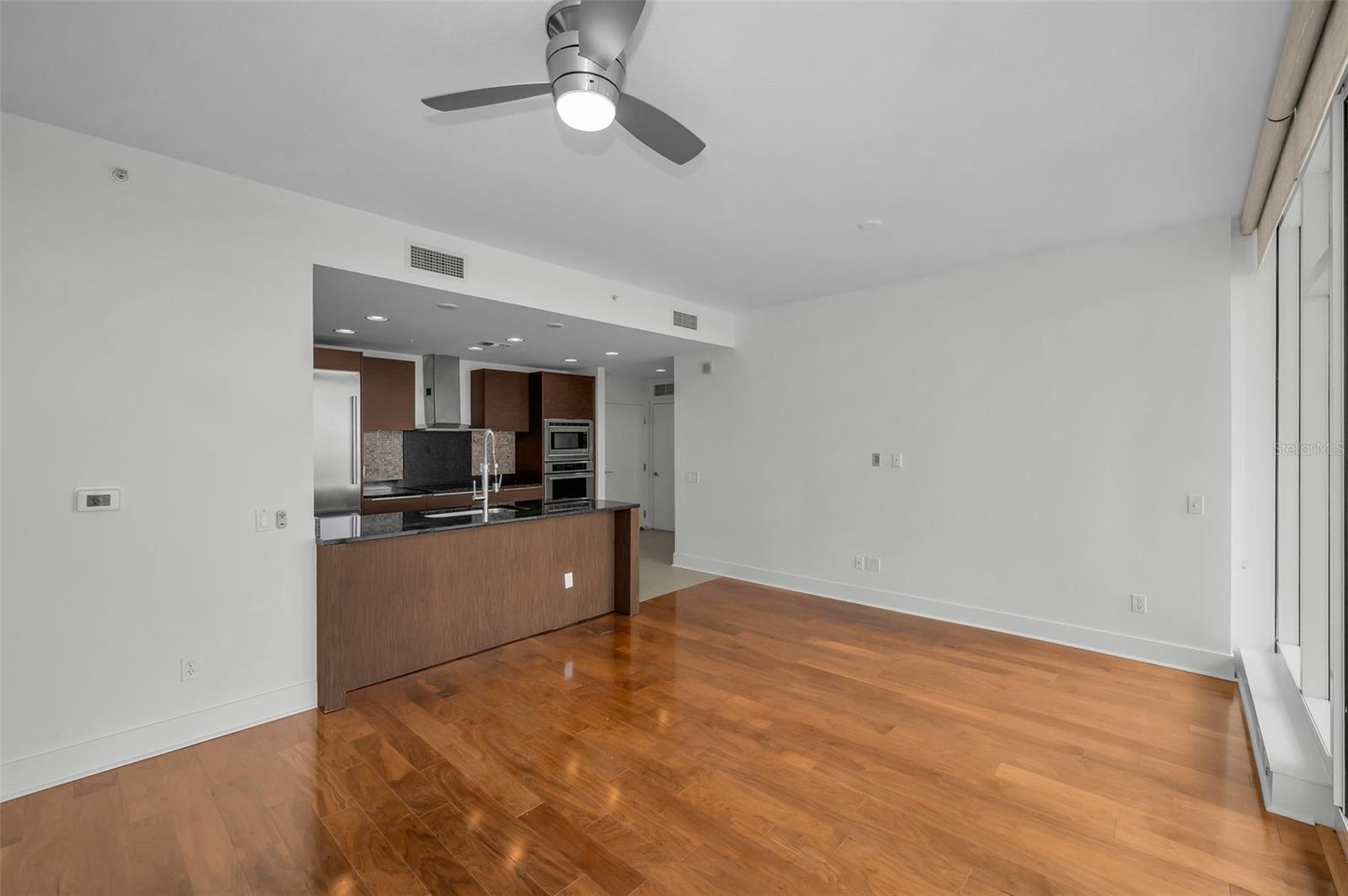 SIGNATURE PLACE CONDO - Residential