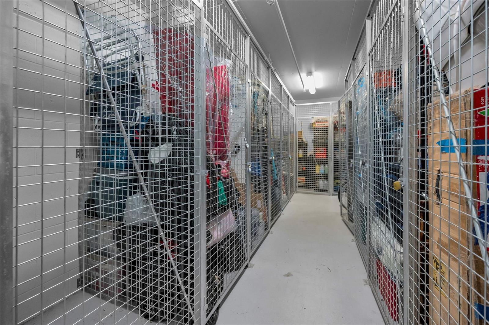 SIGNATURE PLACE CONDO - Residential