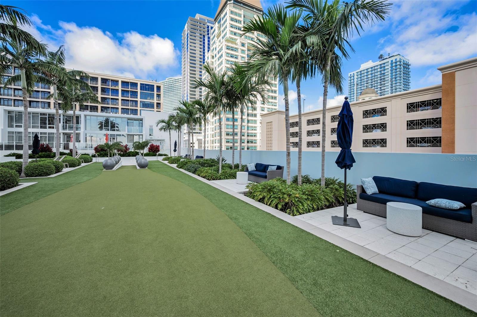 SIGNATURE PLACE CONDO - Residential