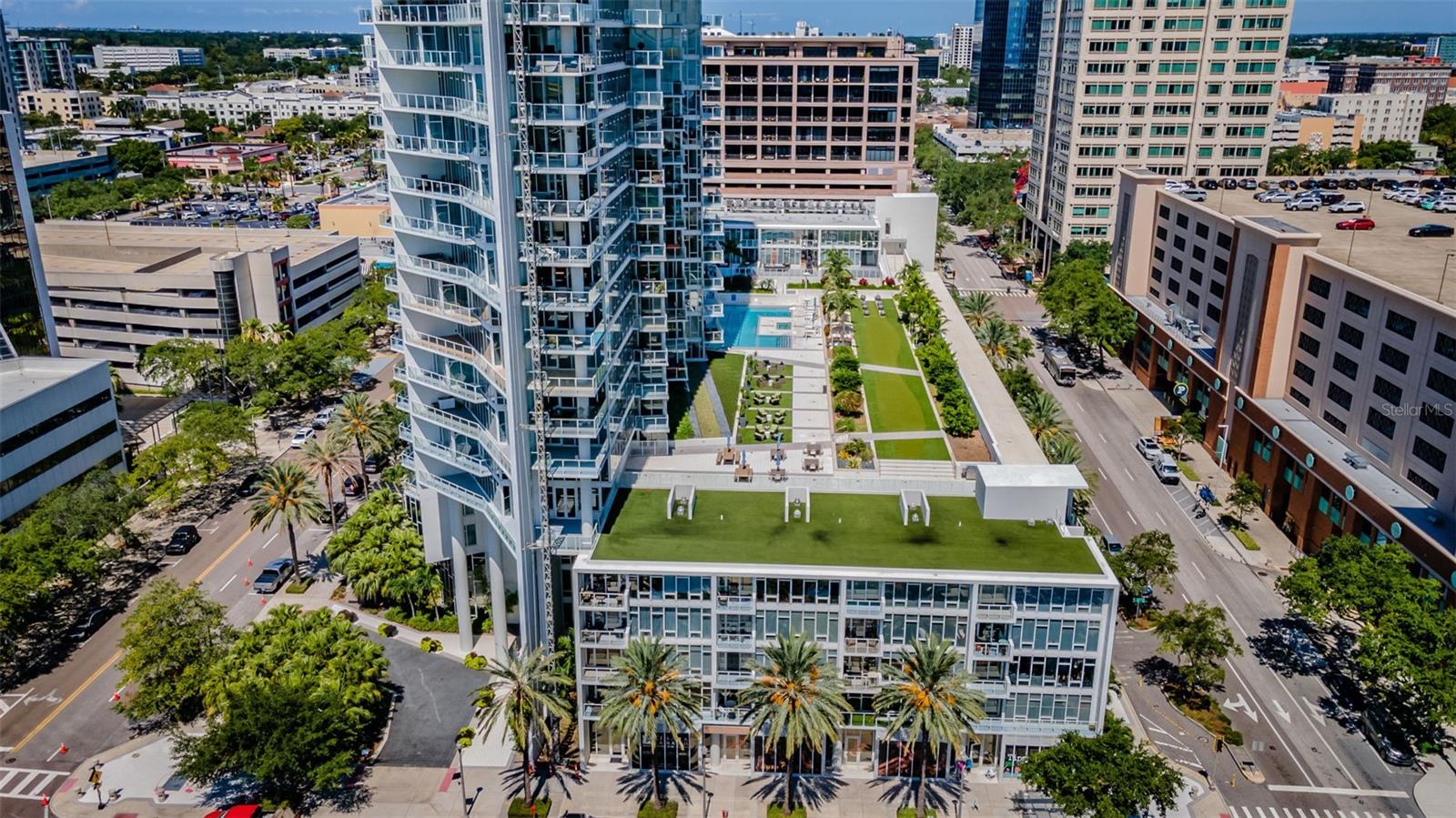 SIGNATURE PLACE CONDO - Residential