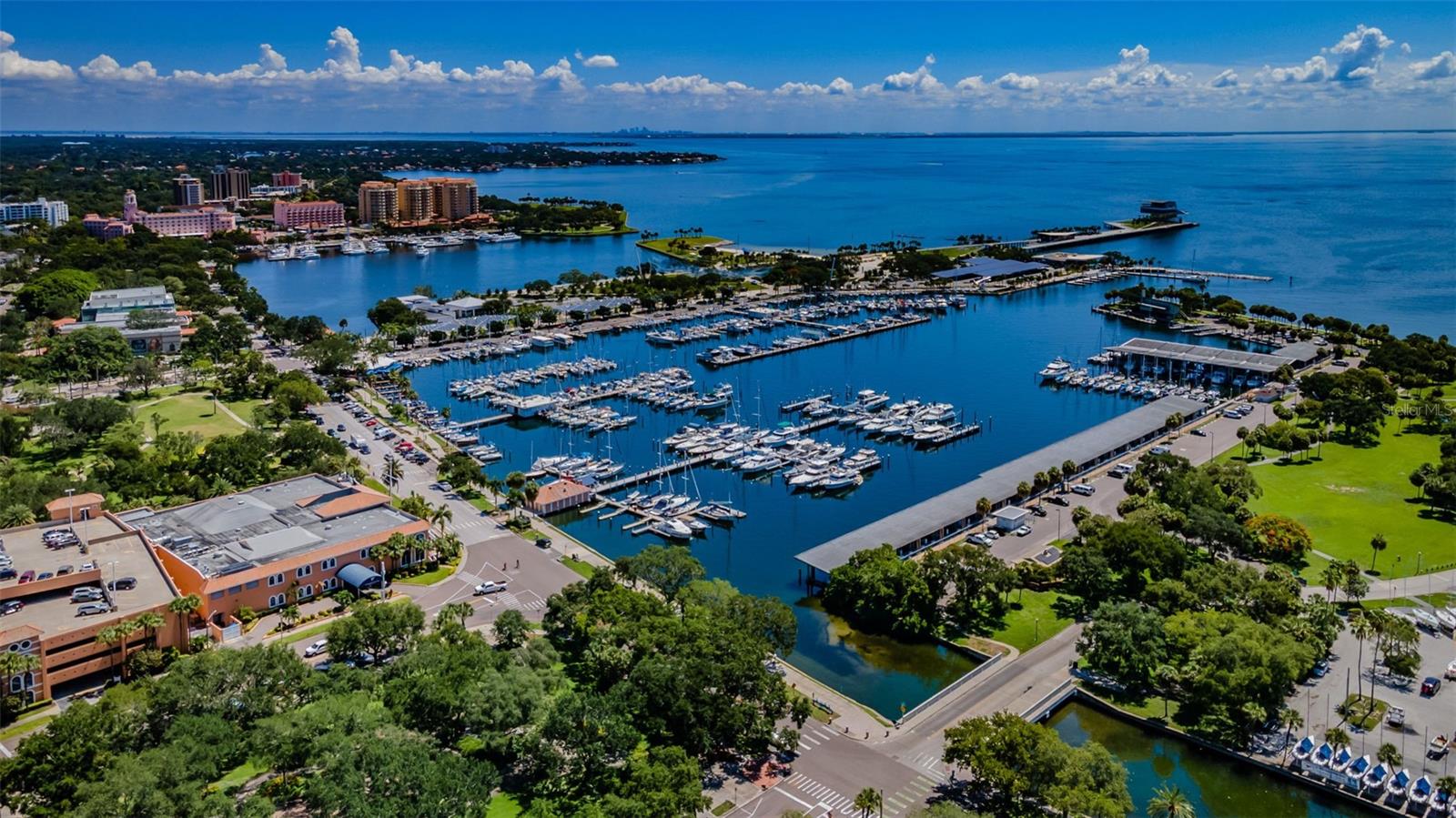 SIGNATURE PLACE CONDO - Residential