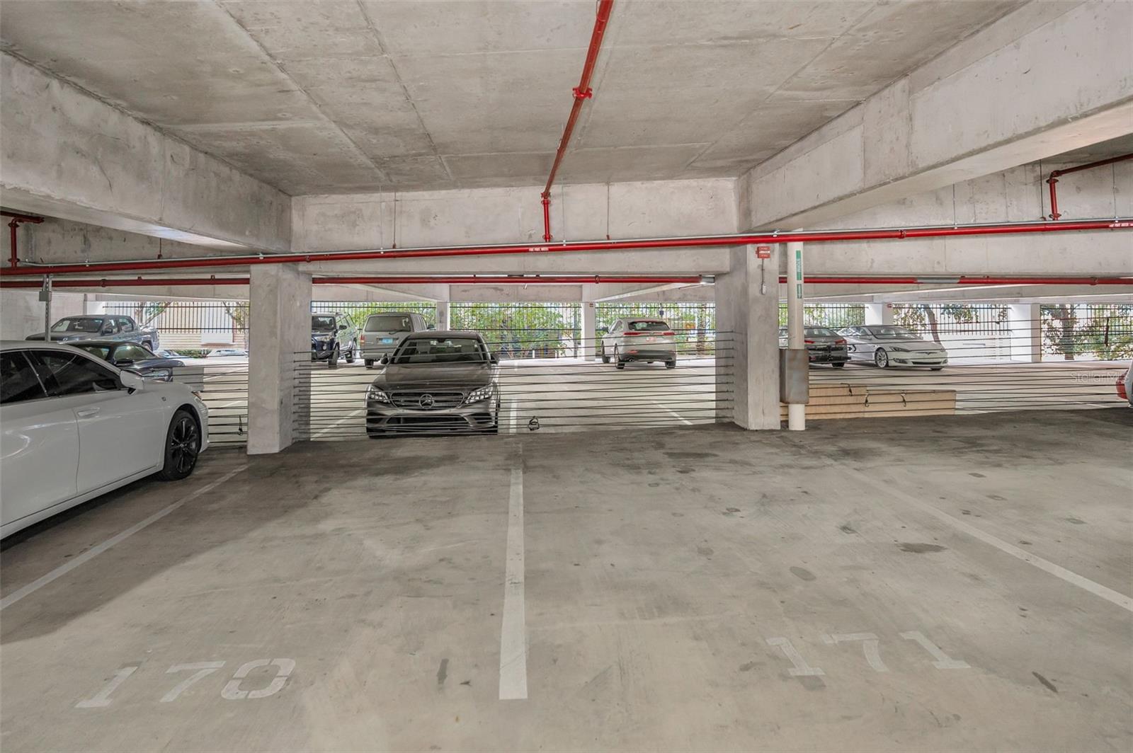 SIGNATURE PLACE CONDO - Residential