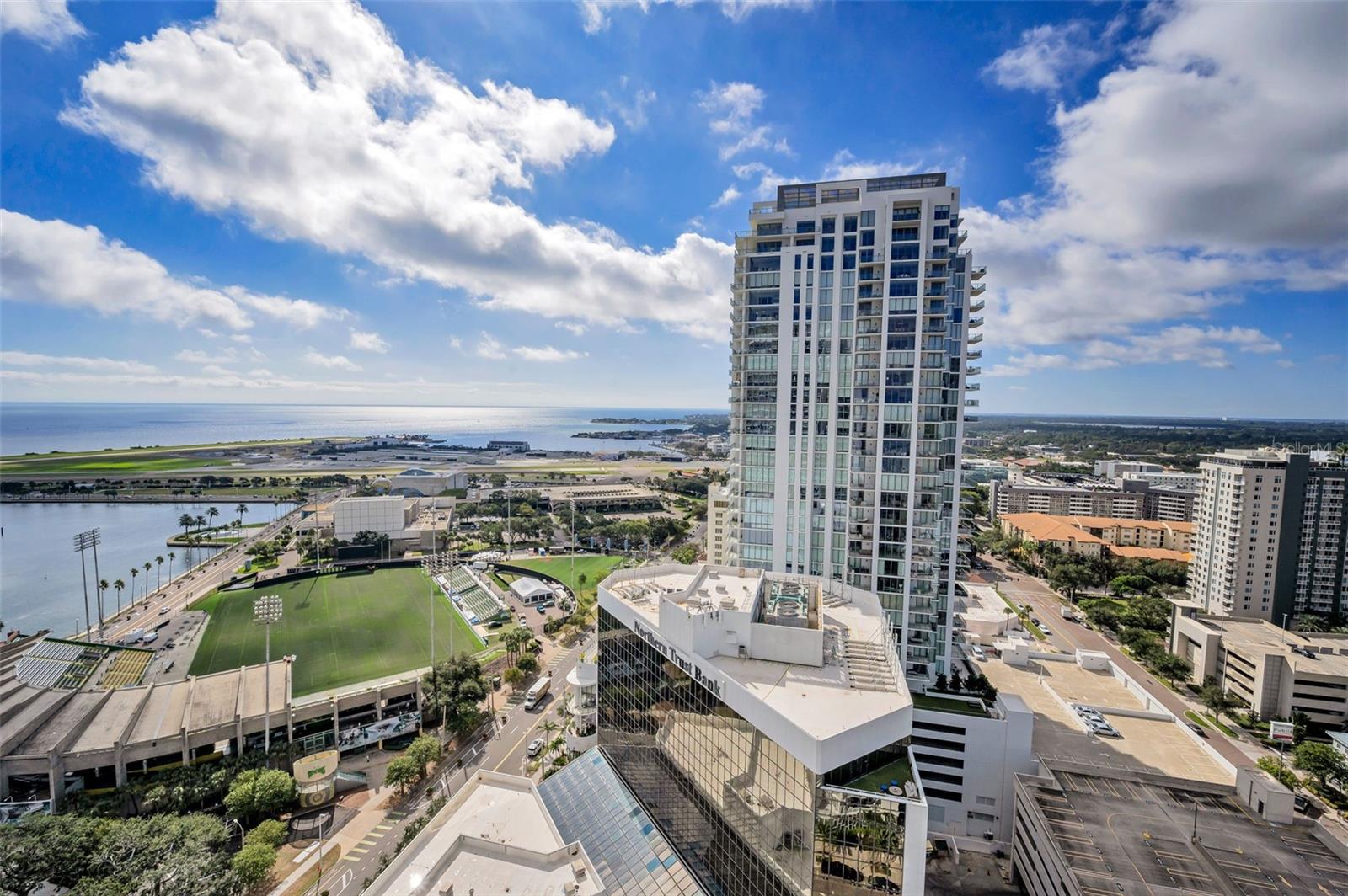 SIGNATURE PLACE CONDO - Residential