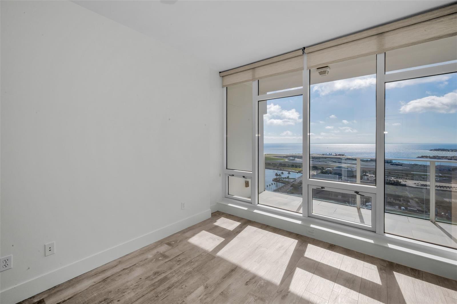 SIGNATURE PLACE CONDO - Residential