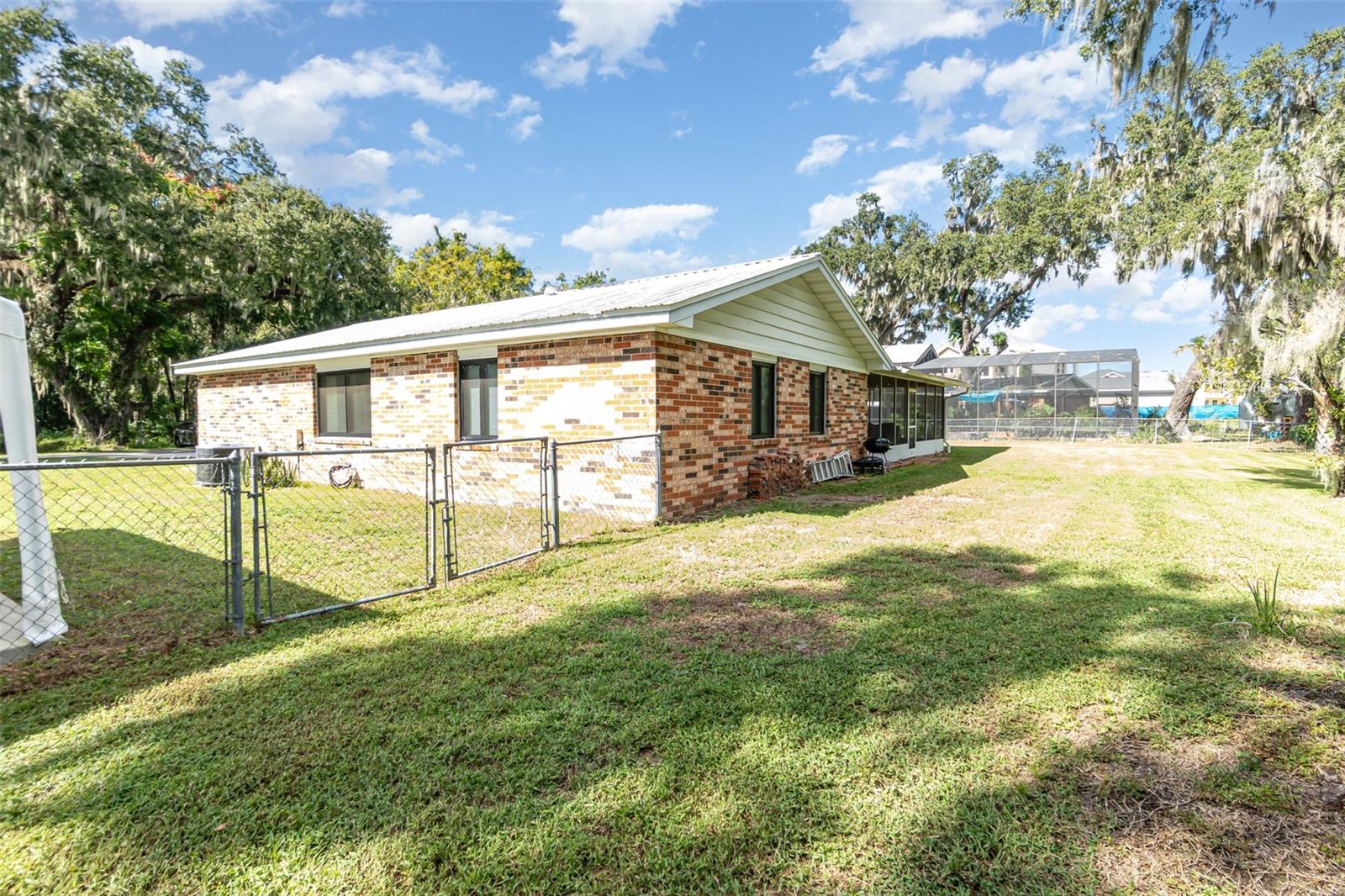 LEESBURG - Residential