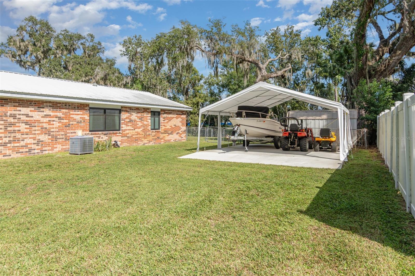 LEESBURG - Residential