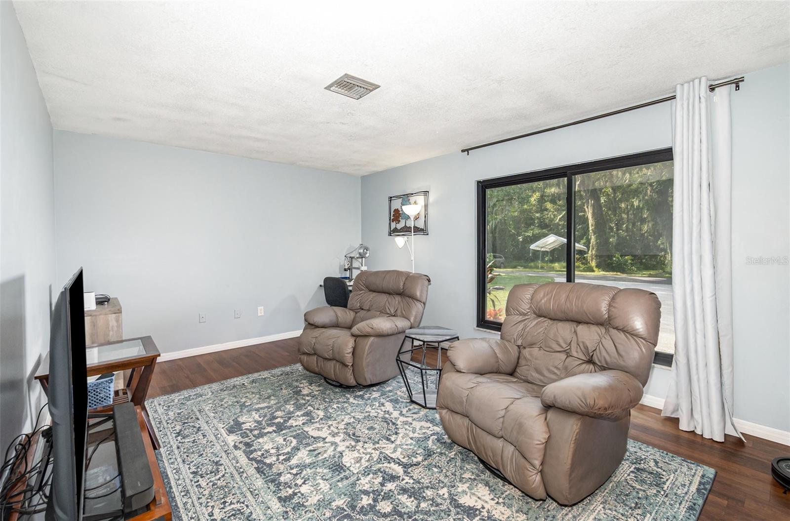 LEESBURG - Residential