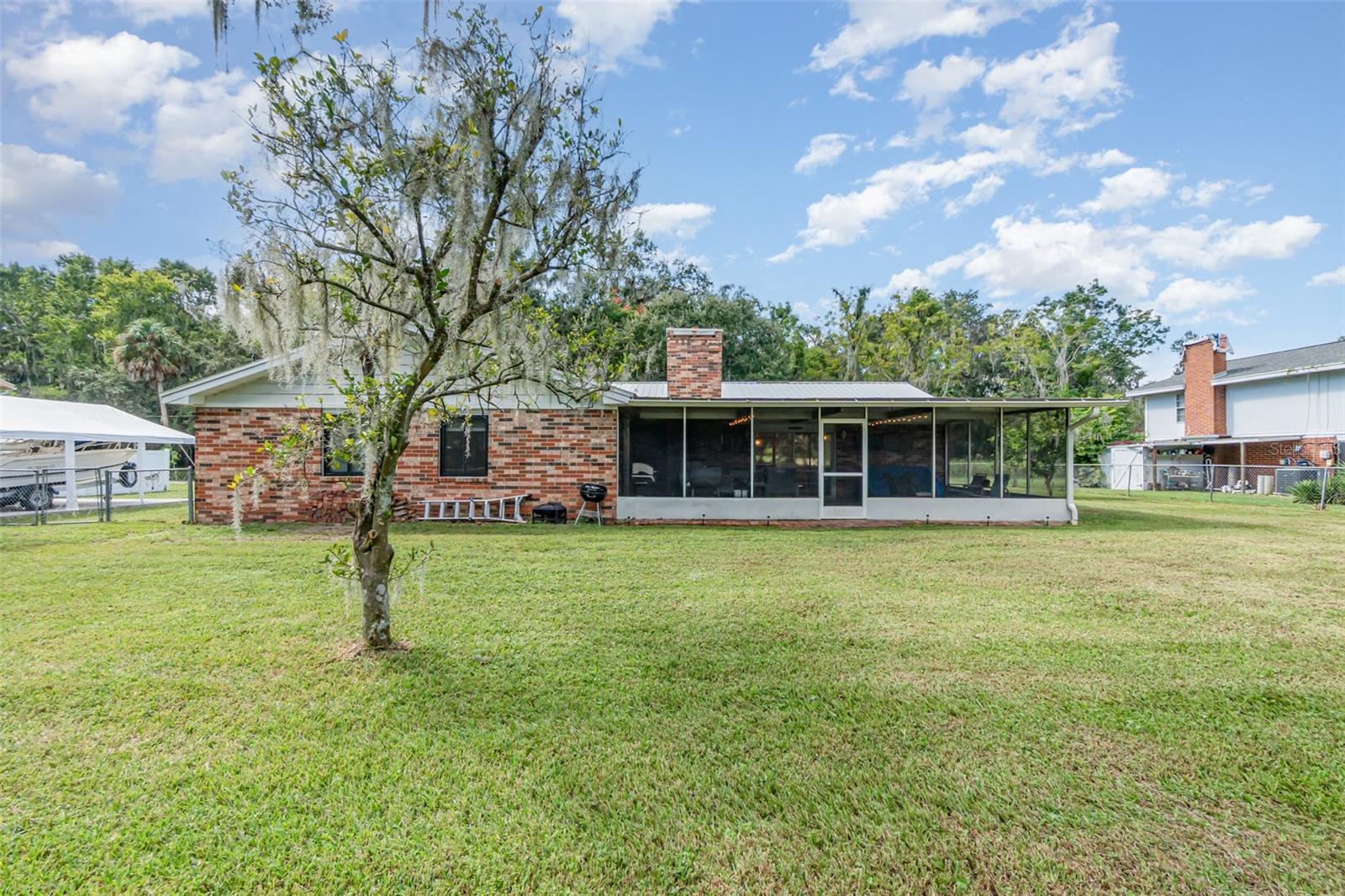 LEESBURG - Residential