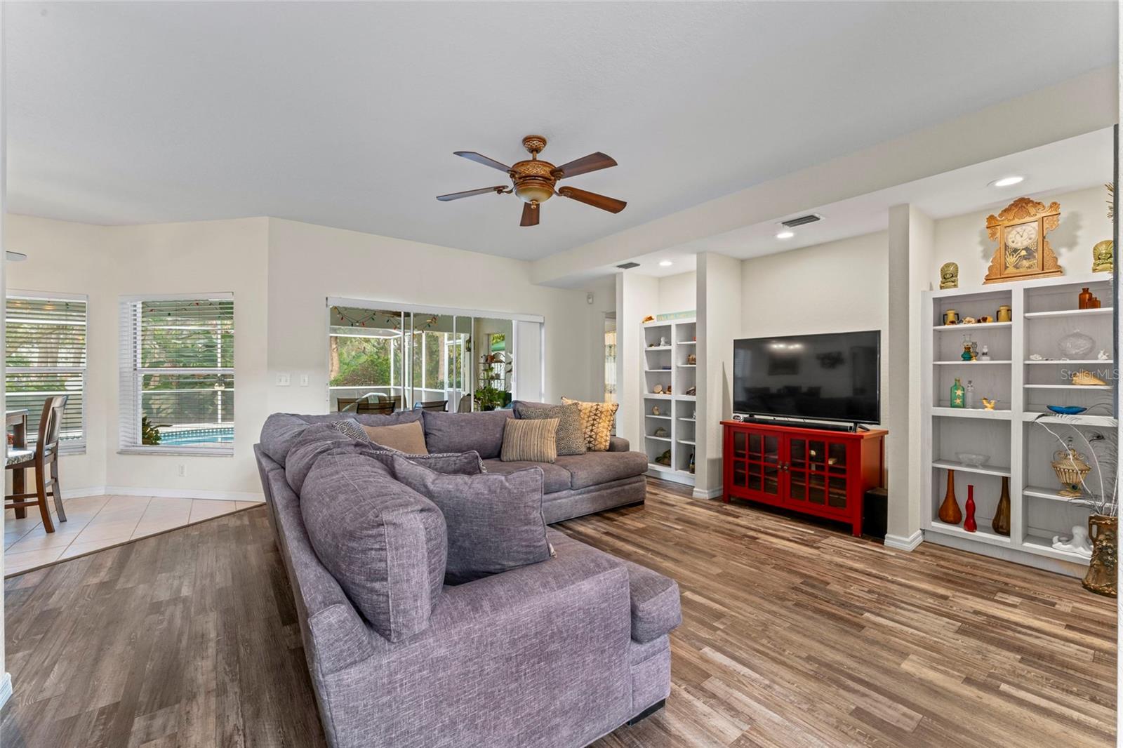 SPRING HILL - Residential