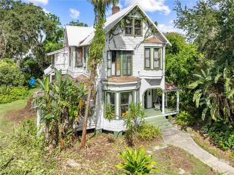 Photo of 206 S Vernon Avenue, Kissimmee, FL 34741 (MLS # S5133964)